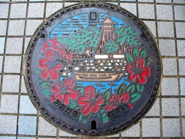 Оригинальные канализационные люки из Японии