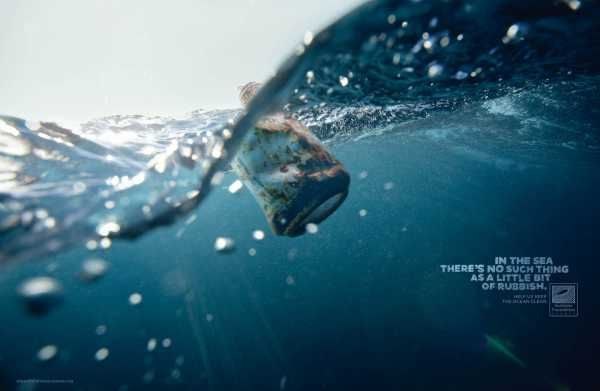 Социальная реклама: "В море нет понятия "немного мусора""