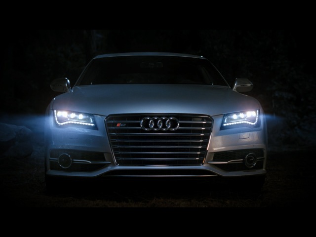 Audi уничтожила вампиров светом фар в новой рекламе S7