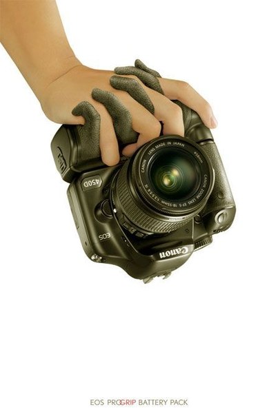Canon ProGrip: "Дополнительные аккумуляторы которые, держатся очень надежно"