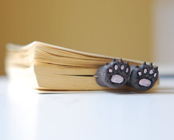 Закладка для книг "Кошачьи лапки"