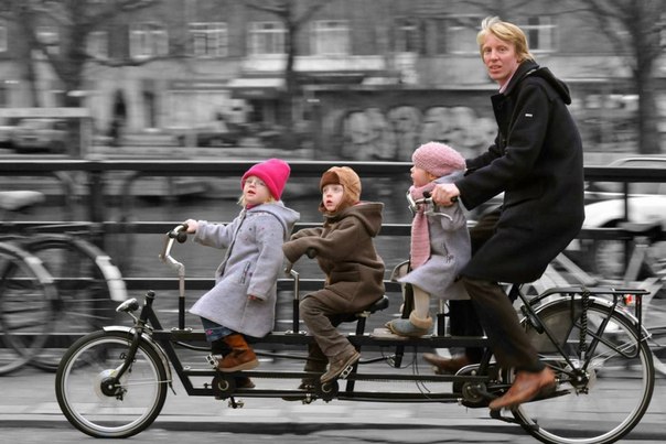 Семейный велосипед в Амстердаме
