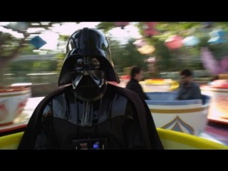 Крутейший рекламный ролик нового аттракциона в Disneyland, посвященного "Звездным войнам". В главной роли, конечно же, Дарт Вейдер!