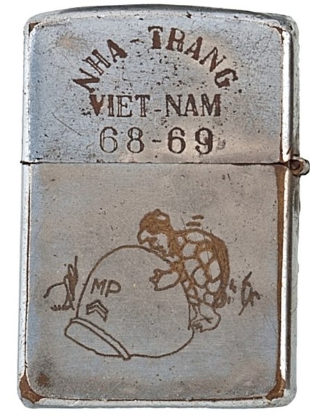 Зажигалки Zippo американских солдат, воевавших во Вьетнаме