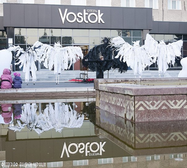 «Vostok» - уличный спектакль притча «Птицы»!