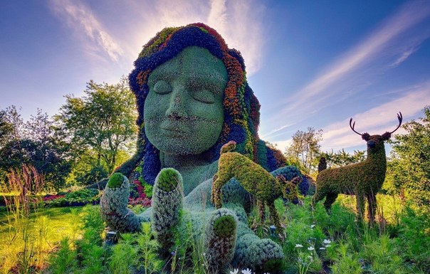 Цветочные скульптуры в ботаническом саду Монреаля