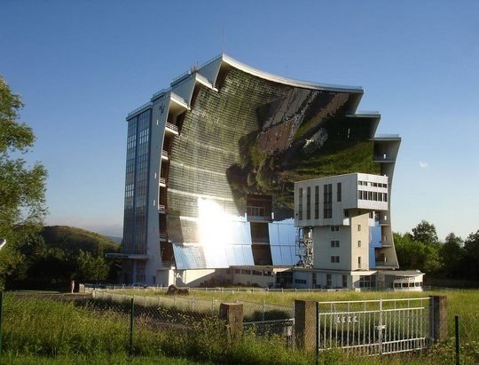 10 самых невероятных зданий современности
