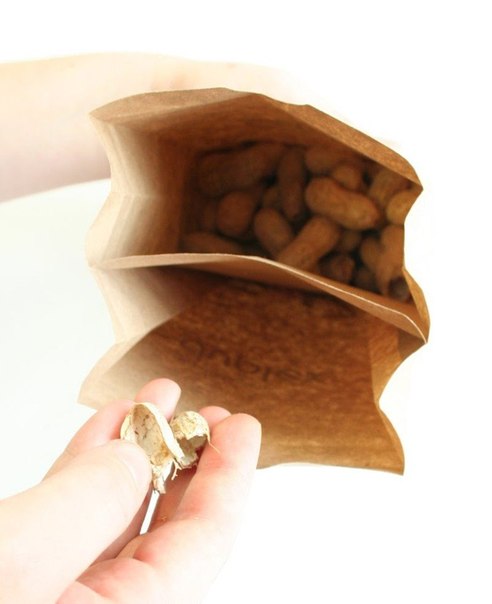 Продуманный пакет для арахиса с отделением для шелухи