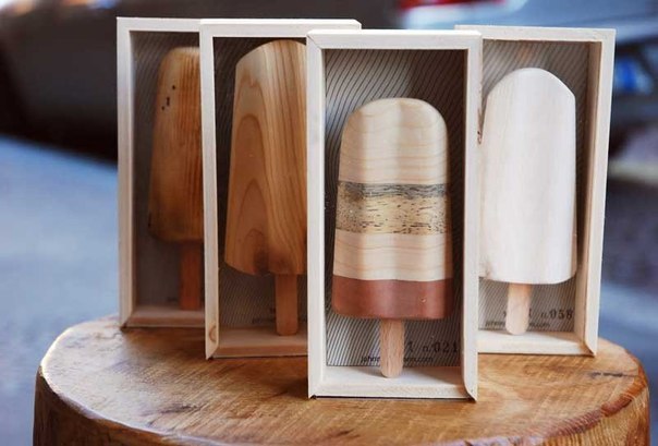 Дизайнер Johnny Hermann создал проект под названием Popsicle, в котором он воплотил свои детские воспоминания о мороженом и запечатлел их в виде деревянных скульптур