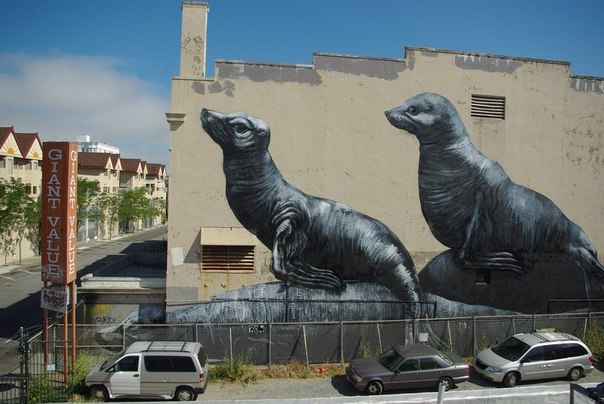 ROA - граффитист из Бельгии, рисующий на стенах огромных черно-белых животных