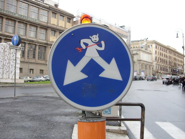 Подборка стрит-арта с дорожными знаками