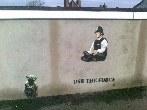 Banksy: "Используй силу"
