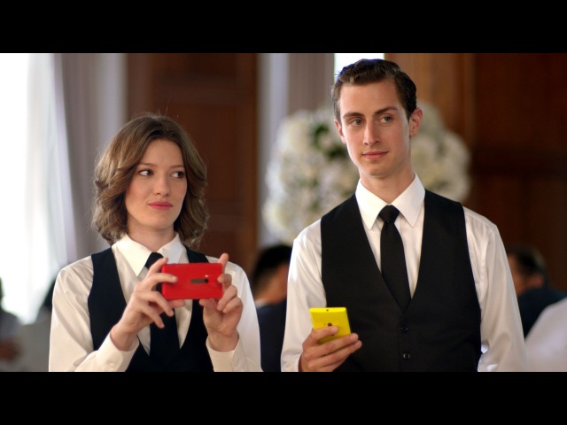 Фанаты Apple дерутся  с фанатами Samsung в новой рекламе Nokia Lumia 920