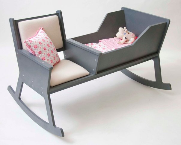 Удобное кресло-качалка, с кроваткой для малышей