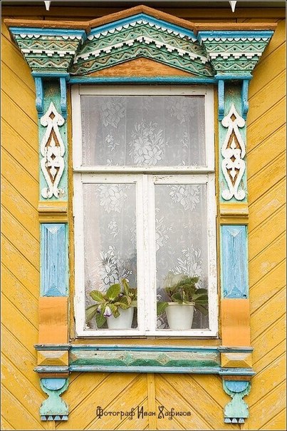 Подборка резных окон в старославянском стиле