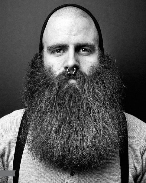Удивительный проект Джастина Джеймса Мюра - некоммерческая книга о бороде. Вся выручка от продаж пойдет на помощь одному из его друзей, больному раком и ассоциации Leukemia & Lymphoma Society. В книге 86 фотографий бороды и 18 описаний ее типов.