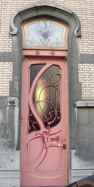 Подборка оригинальных дверей