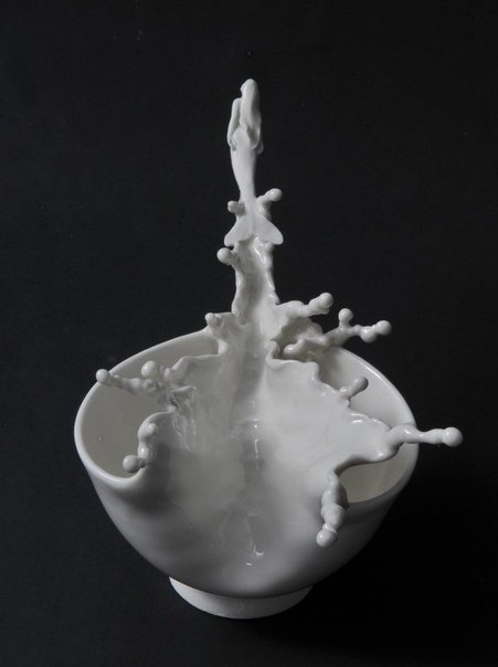 "Жидкие" скульптуры из глины и металла от автора Johnson Tsang