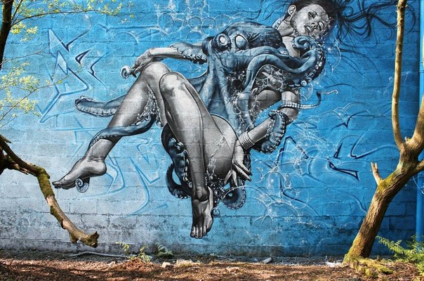 Признанный мастер фотореализма в стрит-арте - шотландский художник SmugOne, предпочитающий создавать яркие работы внушительного размера на всю стену. Среди его сюжетов - женщины, дети, герои кино и мультфильмов, животные и насекомые
