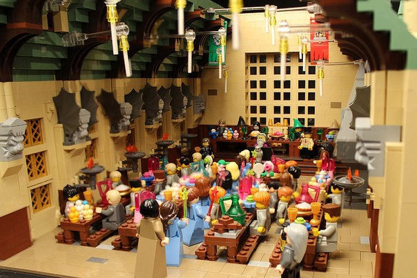 Американка собрала Хогвартс из LEGO