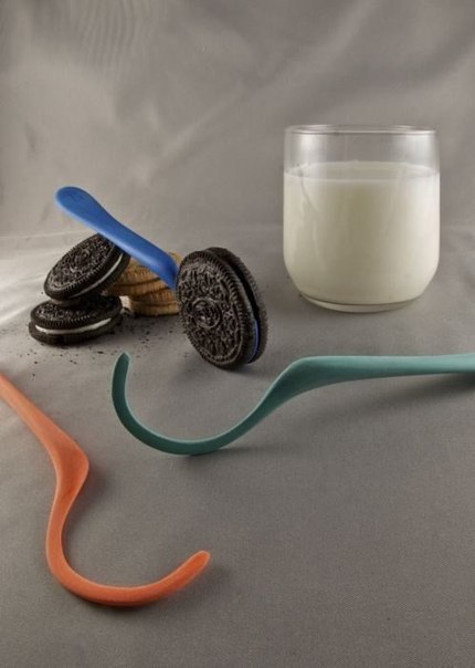 В Kraft Foods разработали приспособление, чтобы макать печенье Oreo в молоко