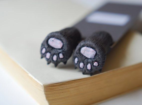 Закладка для книг "Кошачьи лапки"