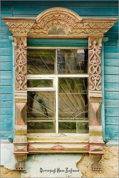 Подборка резных окон в старославянском стиле