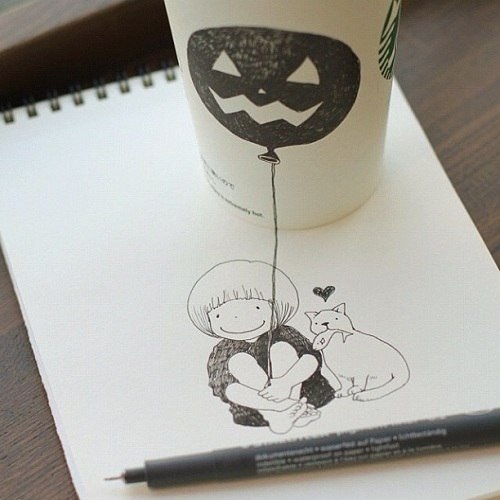 Иллюстратор Tomoko Shintani весело проводит время, делая рисунки, пока пьет кофе в Starbucks. На своем сайте она сообщает, что это не пиар и не рекламный ход, просто от ароматов в Starbucks ей хочется творить, выходя за рамки листа на одноразовые стаканчики и обыгрывая кружки. Прекрасные рисунки, дарящие улыбки и позитивное настроение)